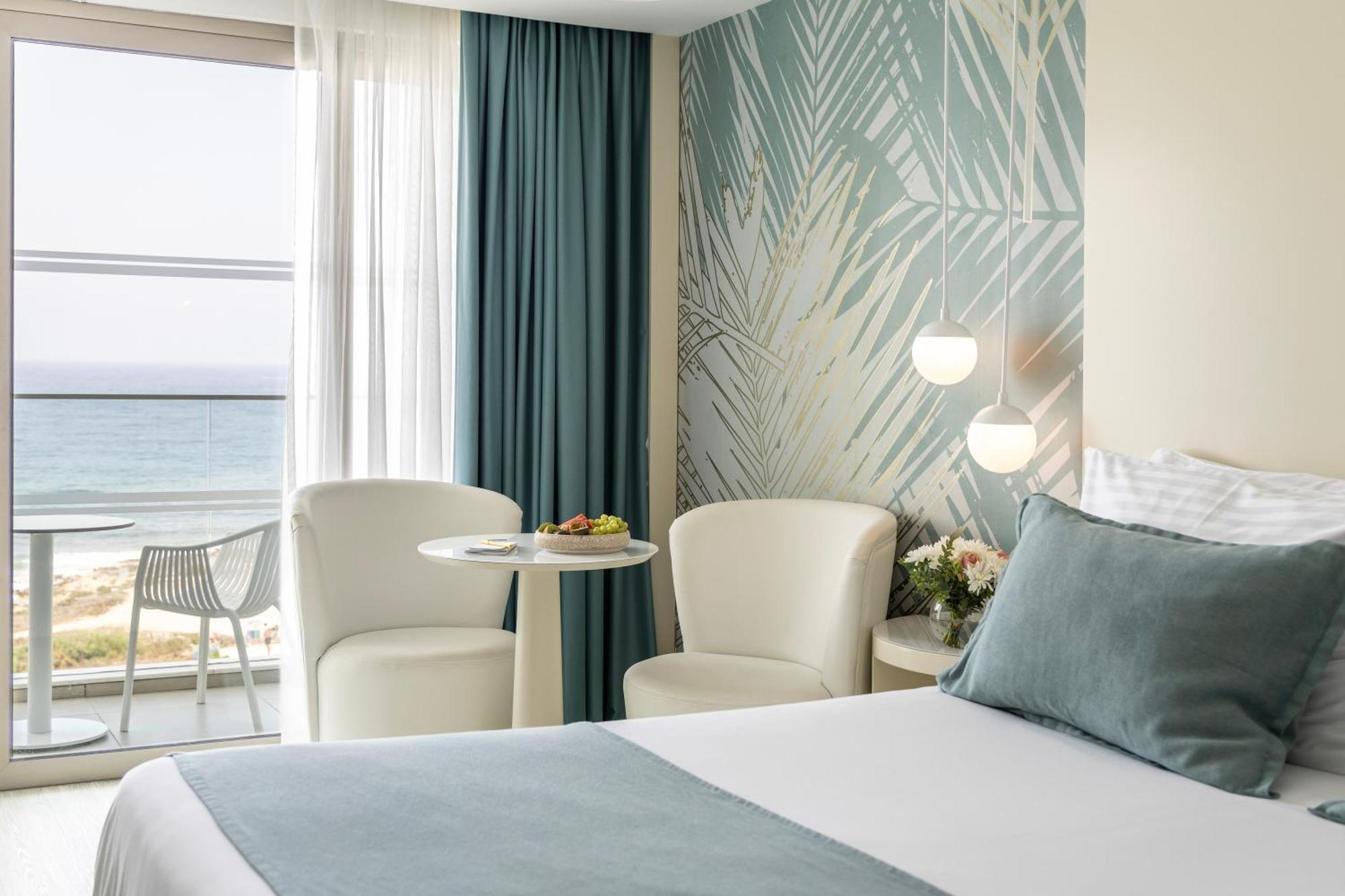 Ivi Mare - Designed For Adults By Louis Jeroszkípu